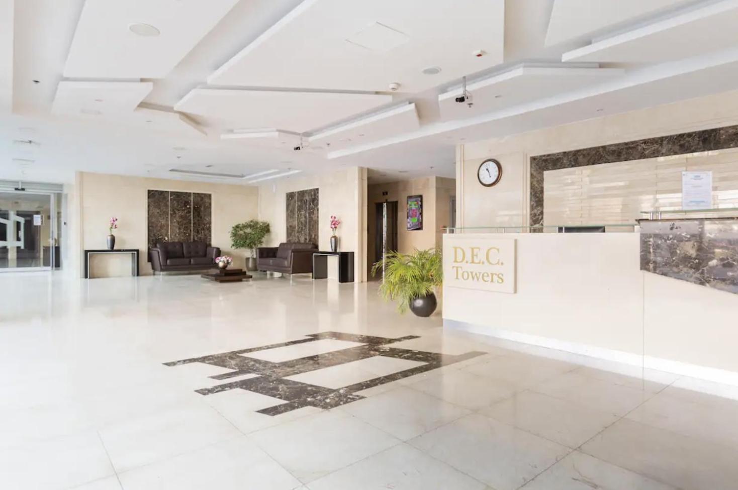 Apartment Big Studio W/ Balcony And Easy Access To The