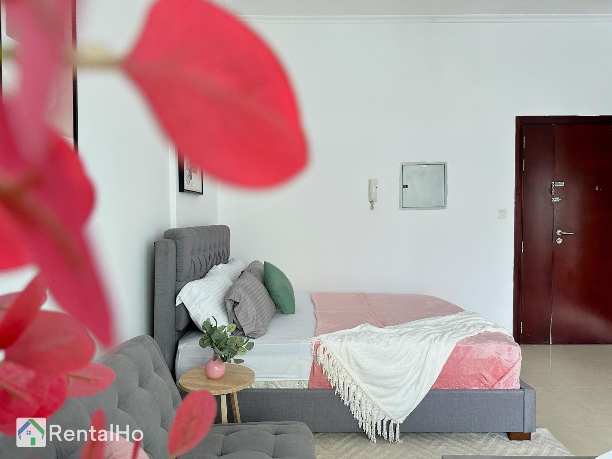 Big Studio W/ Balcony And Easy Access To The