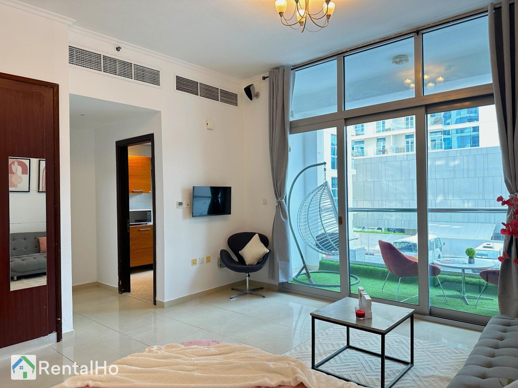 Big Studio W/ Balcony And Easy Access To The Dubai